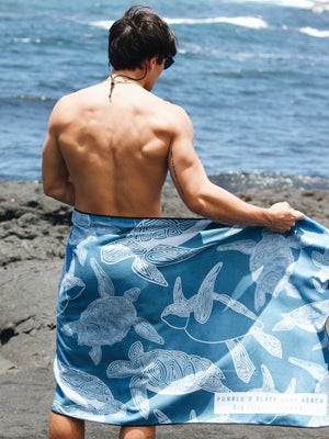 Turtle Pattern Blue & White Microfiber Sand-Proof Towel